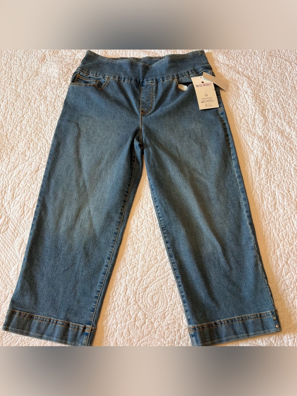 Gloria Vanderbilt Amanda pull on capris Jeans slimming panel light wash sz 10 P